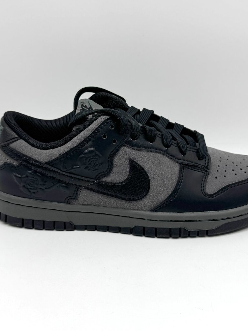 Nike Dunk Low Womens Black Roses Shoes Sz 5.5 New w/o Box HF1986-001